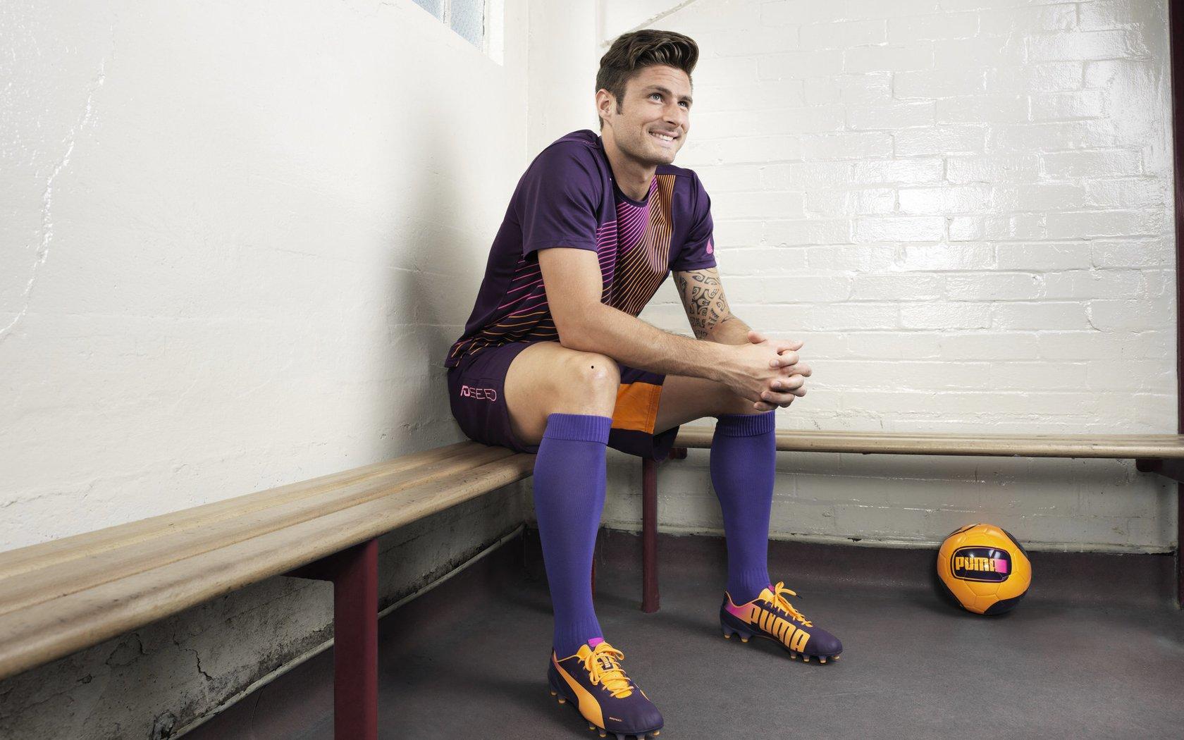 哈登狂轰60分缔造史诗三双，改写NBA七十五年历史篇章